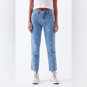 Pacsun Raining Daisy Mom Jeans Size 23 - worn once